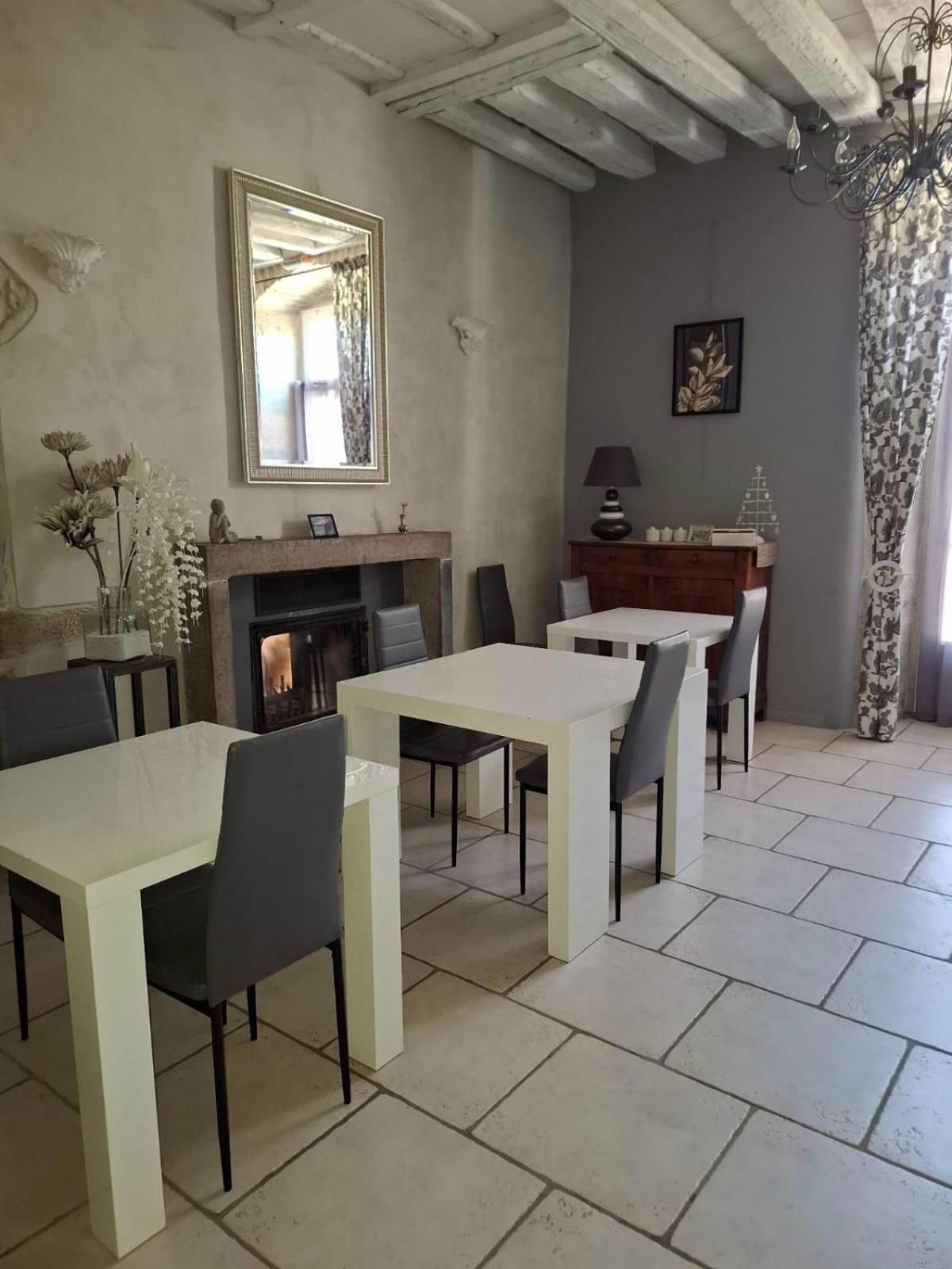 Maison D'Eusebia Château-Chalon 外观 照片